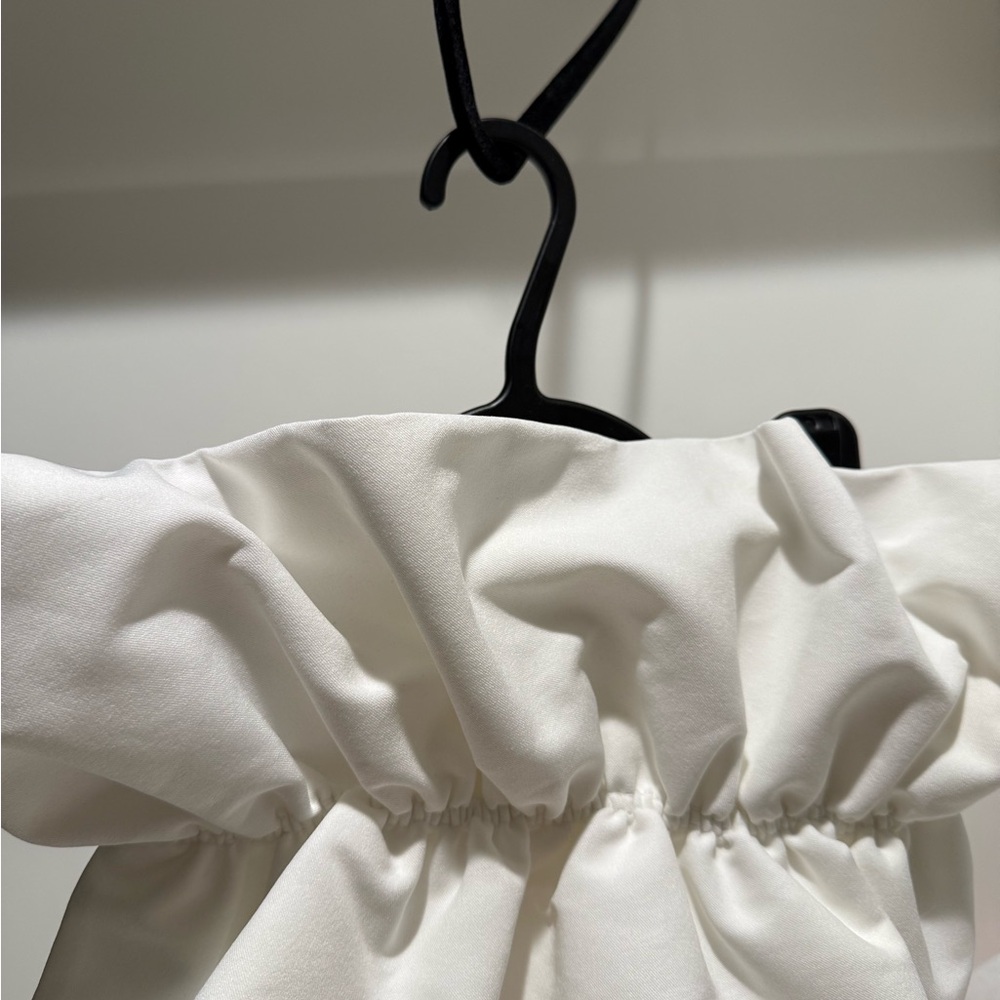 RUFFLED BANDEAU TOP